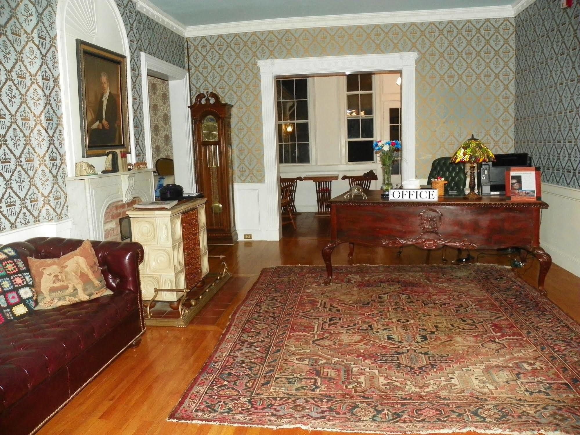 Inn Homeport Historic