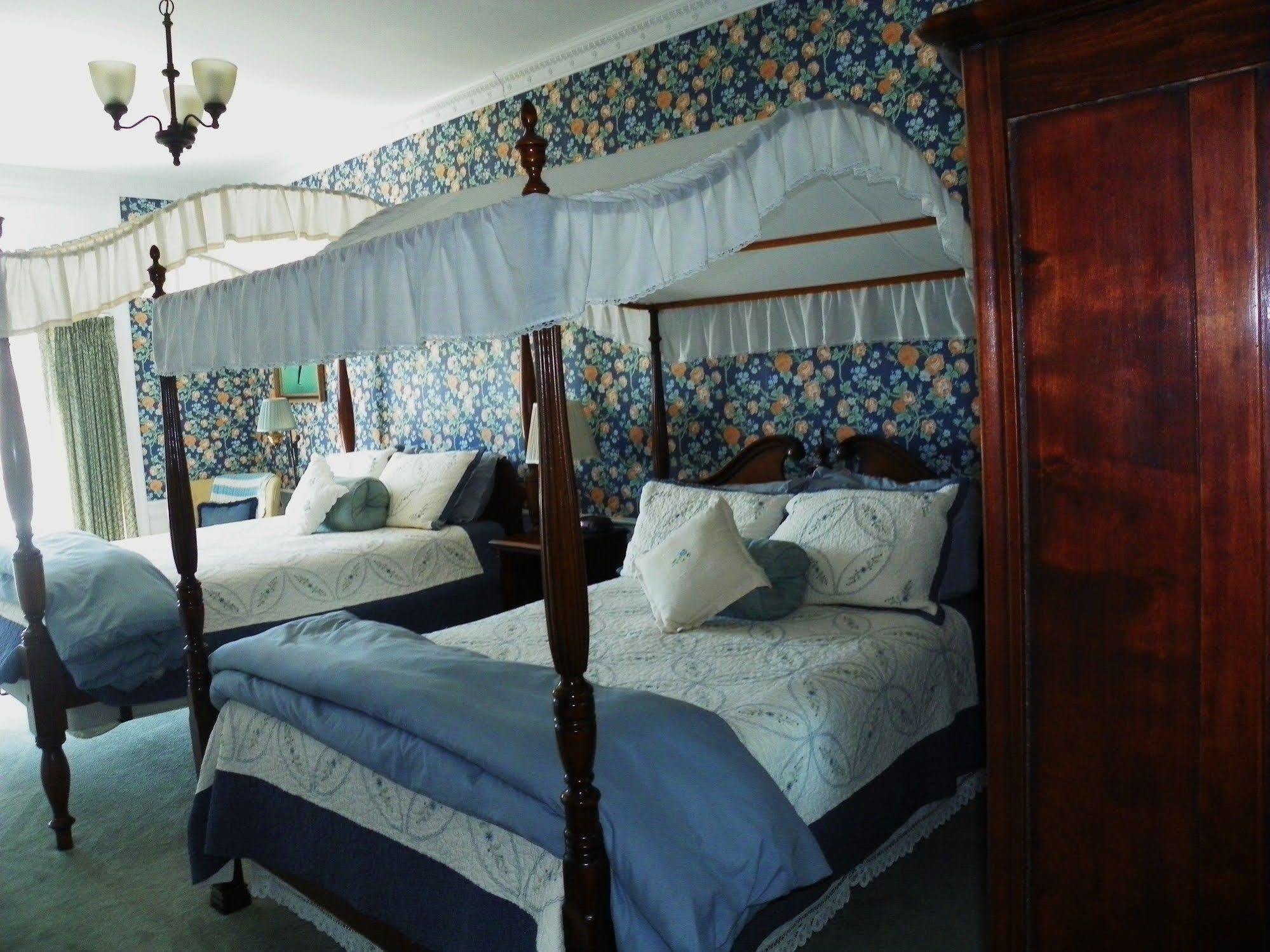 Inn Homeport Historic